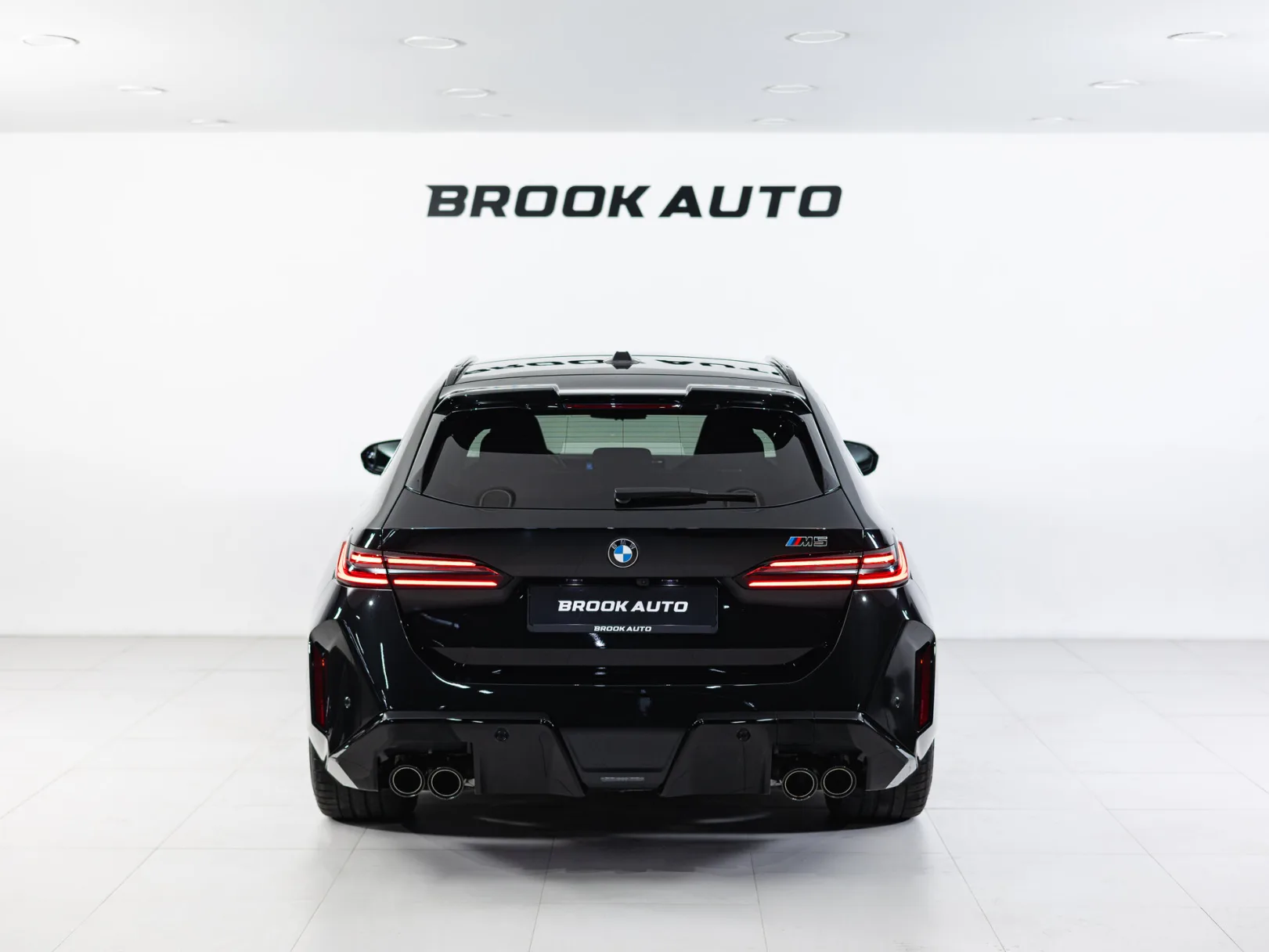 BMW M5 Touring VII (G90), 2025 — экстерьер, фото 5