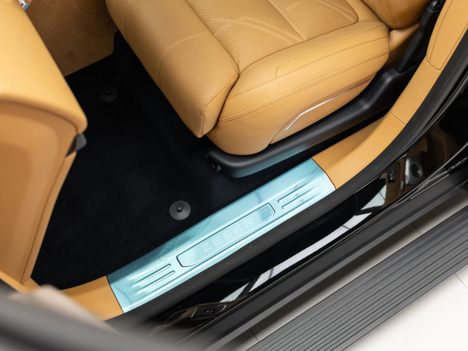 Zeekr 9X Max (6 seats) I, 2026 — экстерьер, фото 12
