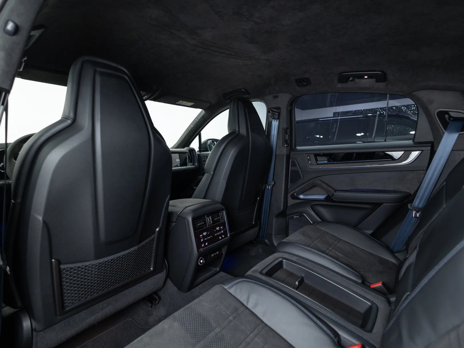 Porsche Cayenne Turbo GT III Рестайлинг, 2026 — экстерьер, фото 29