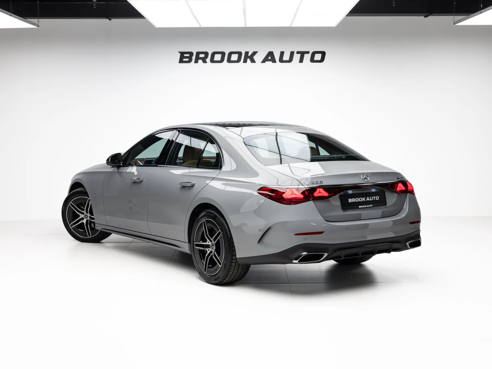 Mercedes-Benz E-Класс E 300 4MATIC AMG Line VI (W214, S214), 2026 — экстерьер, фото 6
