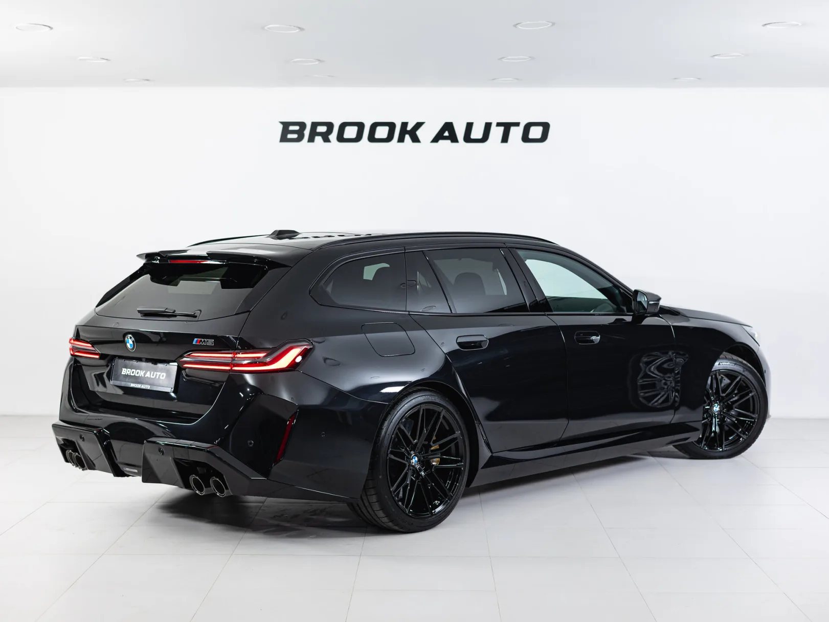BMW M5 Touring VII (G90), 2025 — экстерьер, фото 6