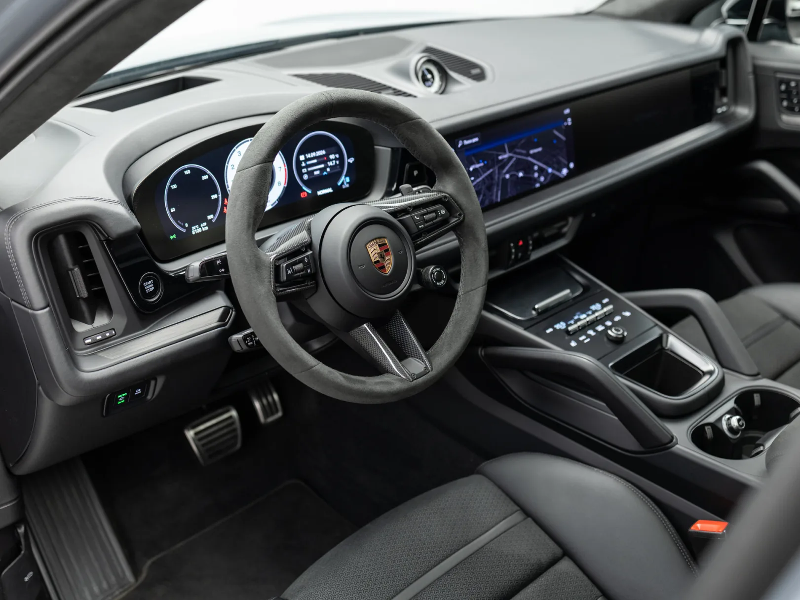 Porsche Cayenne GTS Coupé III Рестайлинг, 2025 — экстерьер, фото 11