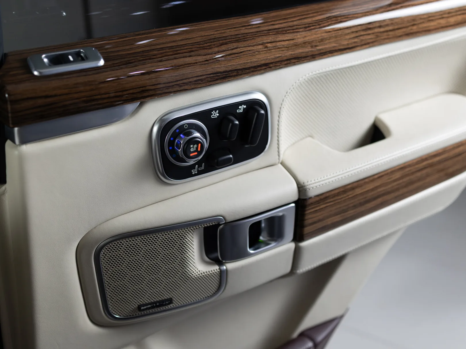 Land Rover Range Rover AB III Рестайлинг 2, 2011 — экстерьер, фото 24
