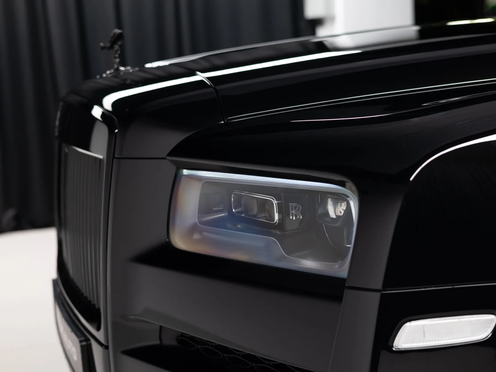 Rolls-Royce Cullinan Individual I (Series I), 2024 — экстерьер, фото 37