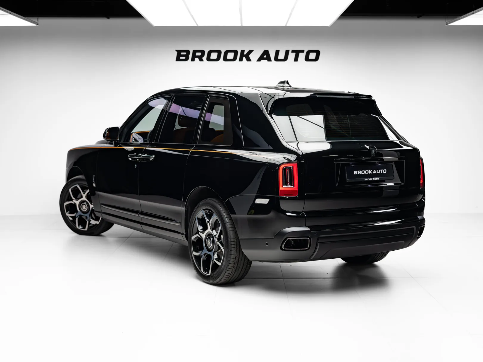 Rolls-Royce Cullinan Individual I (Series I), 2022 — экстерьер, фото 6