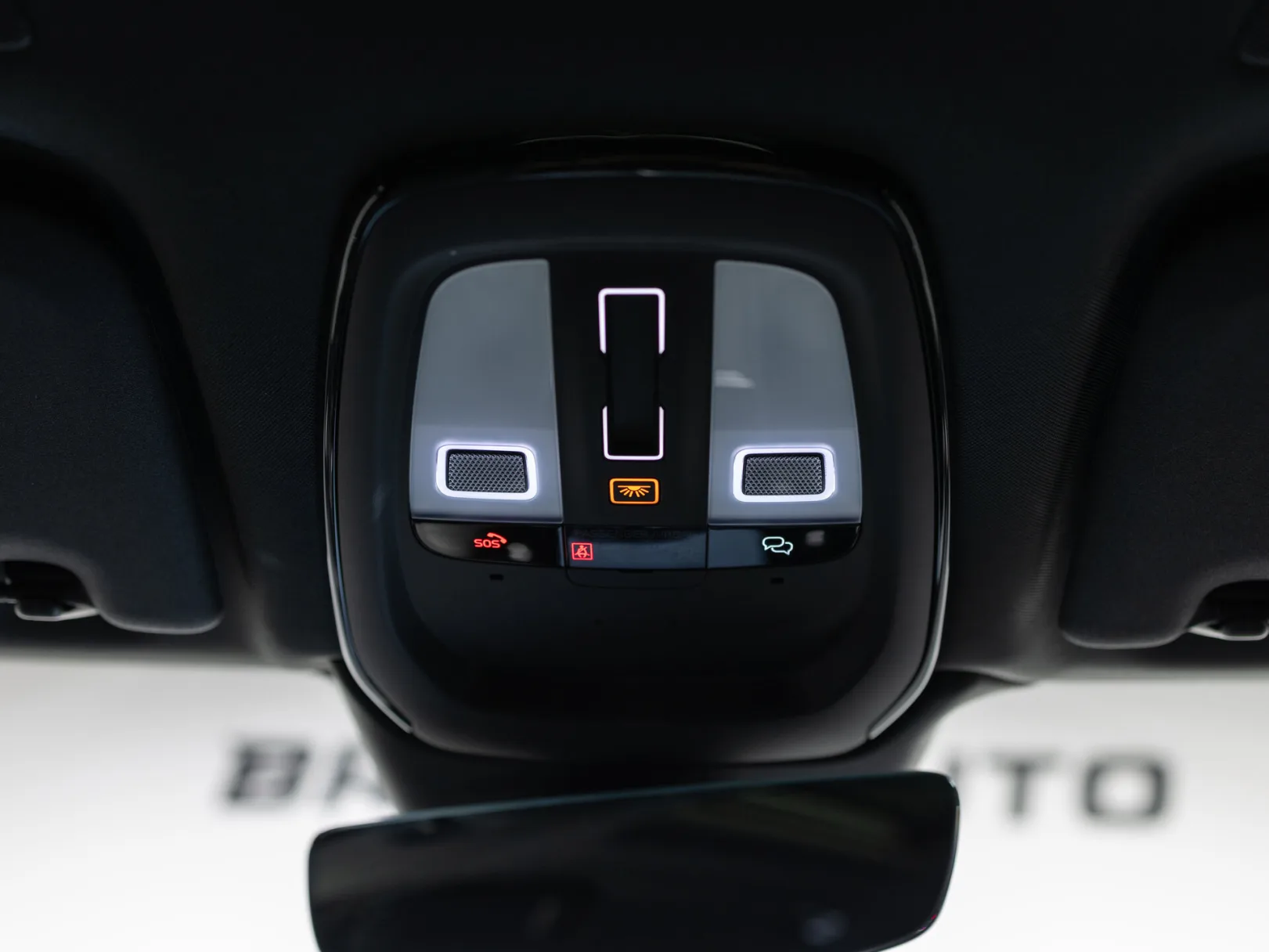 Volvo XC60 Polar Night Black II Рестайлинг 2, 2026 — экстерьер, фото 16