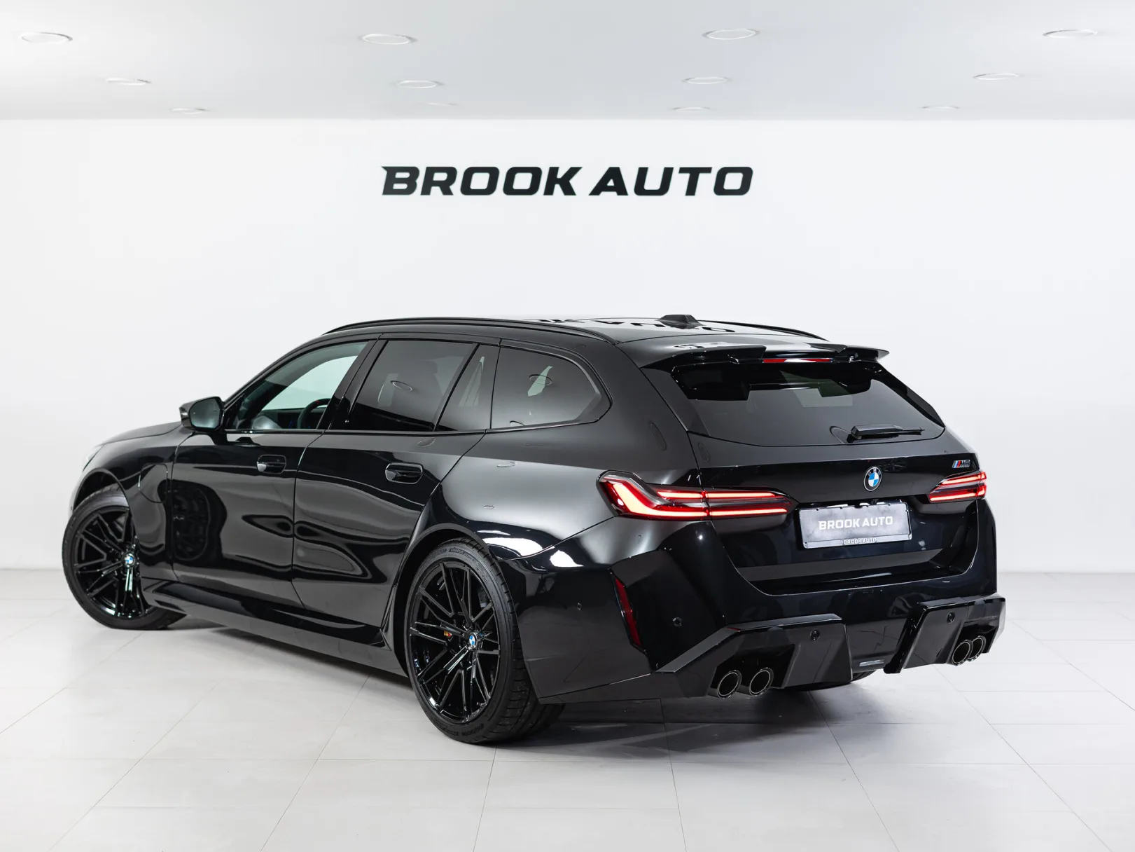 BMW M5 Touring VII (G90), 2025 — экстерьер, фото 4