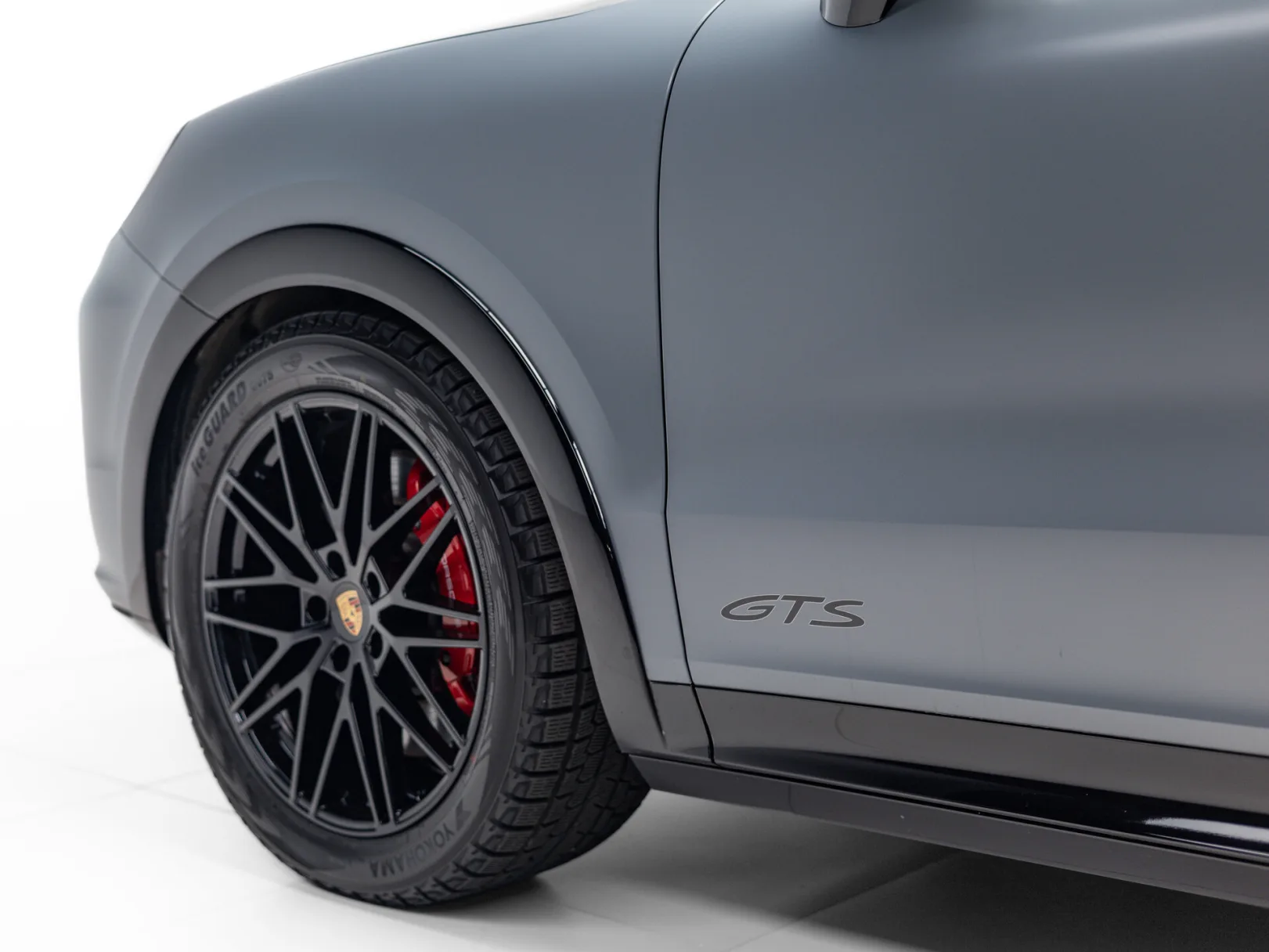 Porsche Cayenne GTS Coupé III Рестайлинг, 2025 — экстерьер, фото 38