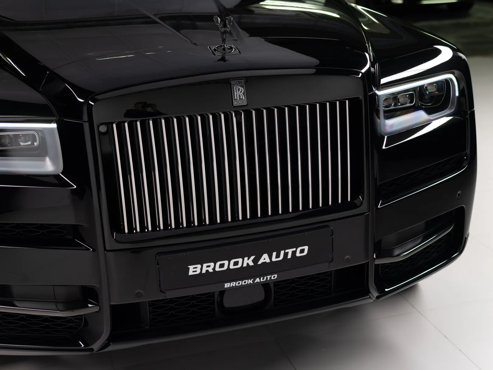 Rolls-Royce Cullinan Individual I (Series I), 2022 — экстерьер, фото 33