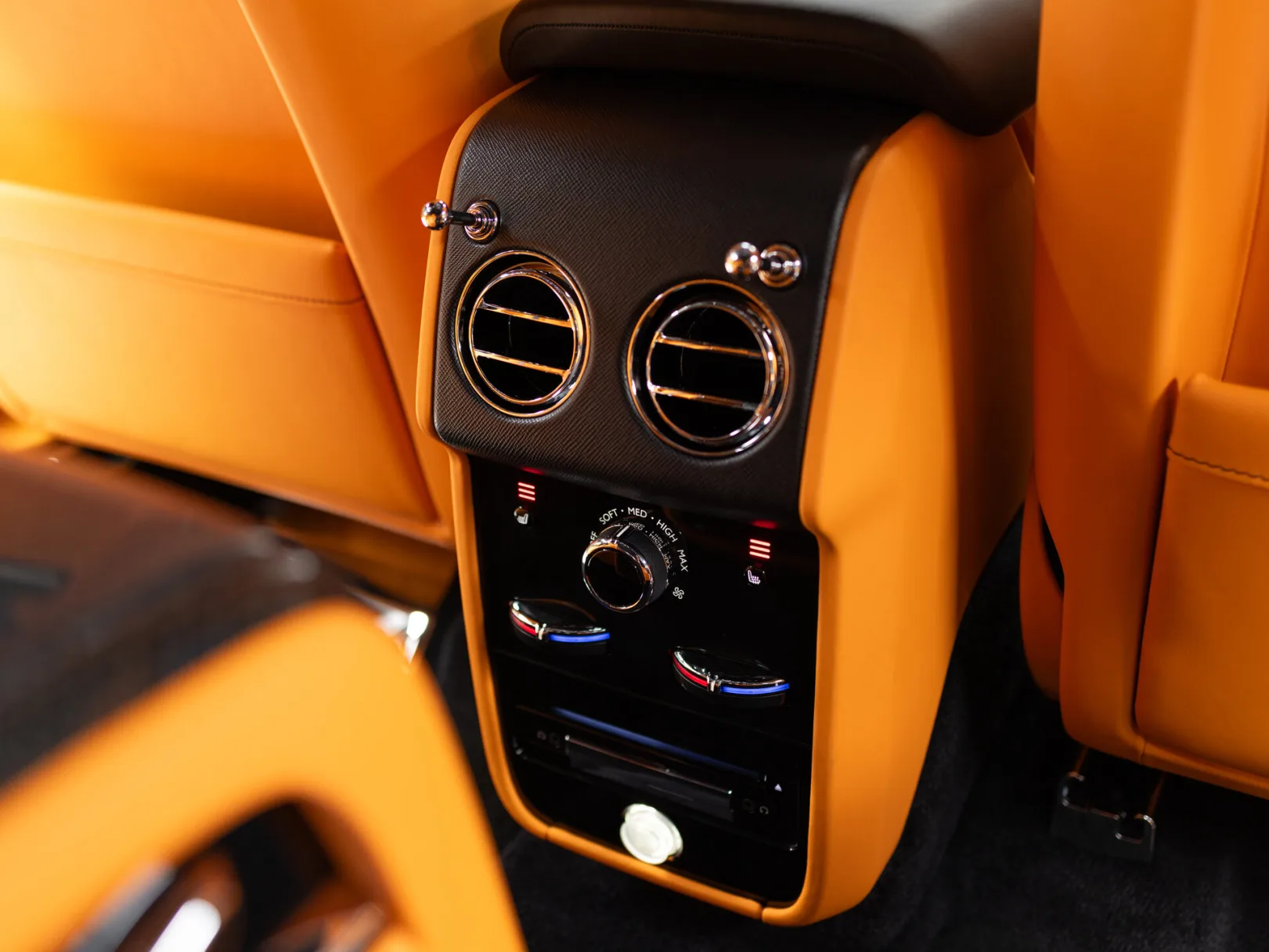 Rolls-Royce Cullinan Individual I (Series I), 2022 — экстерьер, фото 27
