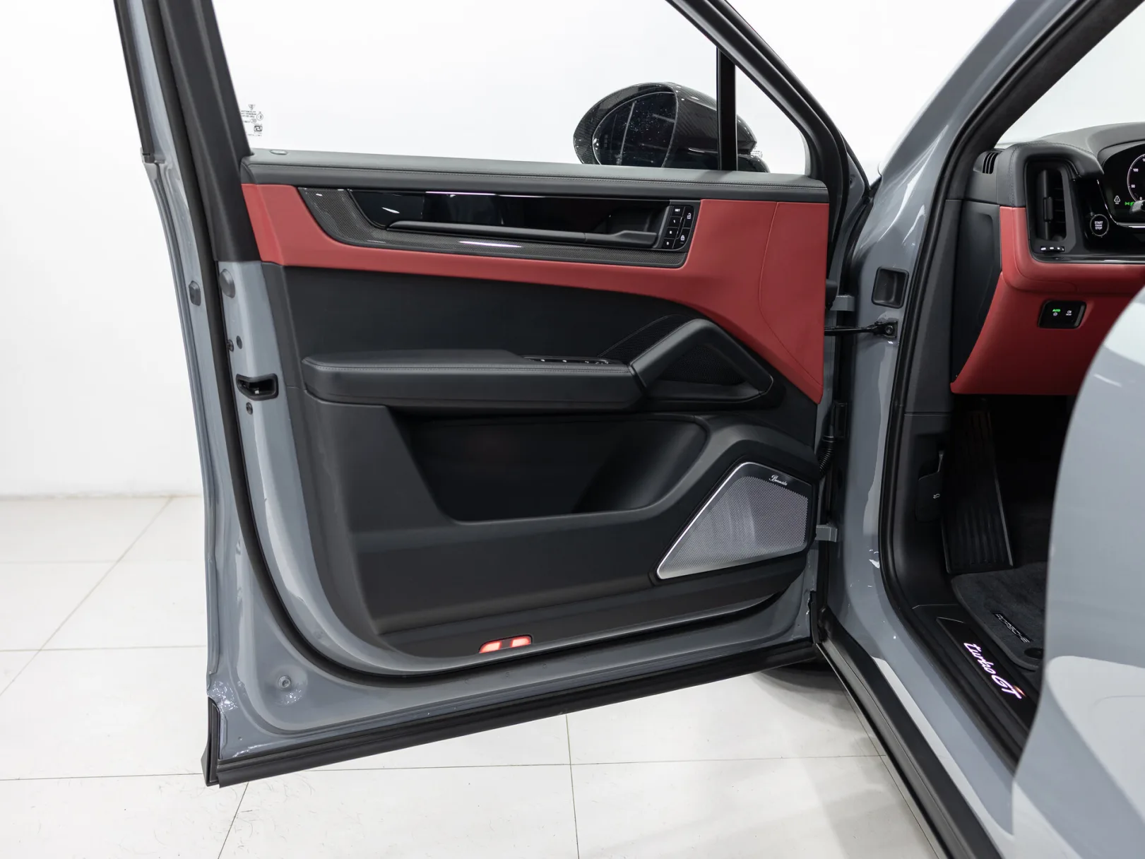 Porsche Cayenne Turbo GT III Рестайлинг, 2026 — экстерьер, фото 8