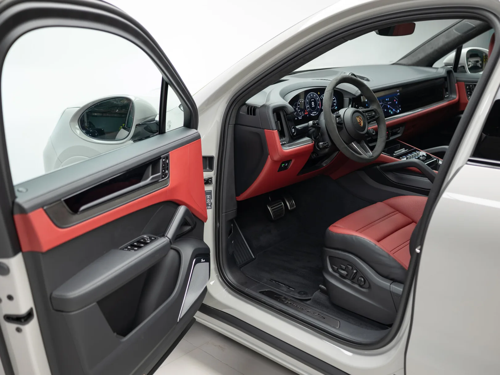 Porsche Cayenne GTS Coupé III Рестайлинг, 2026 — экстерьер, фото 7