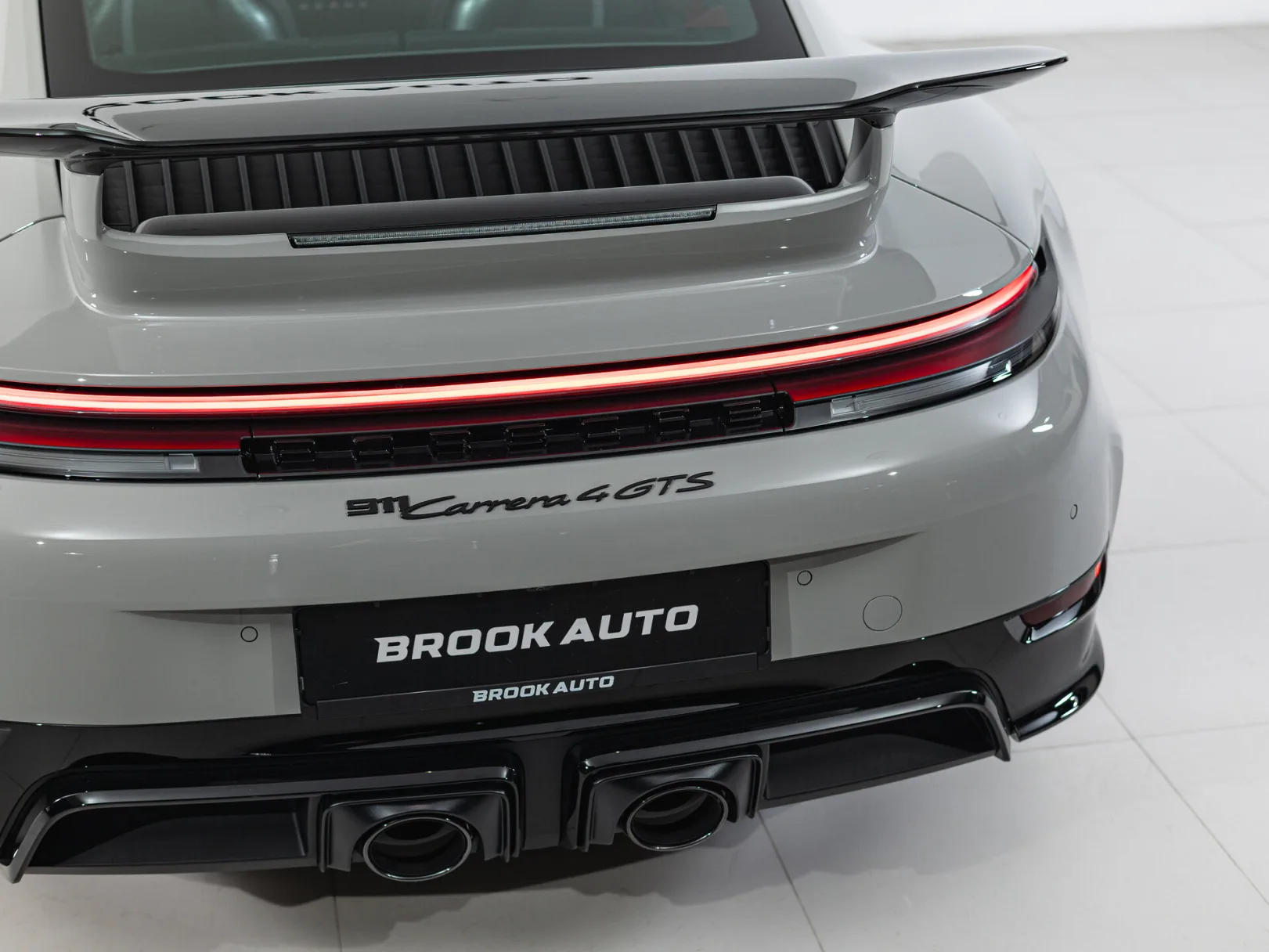 Porsche 911 Carrera 4 GTS VIII (992) Рестайлинг, 2026 — экстерьер, фото 27
