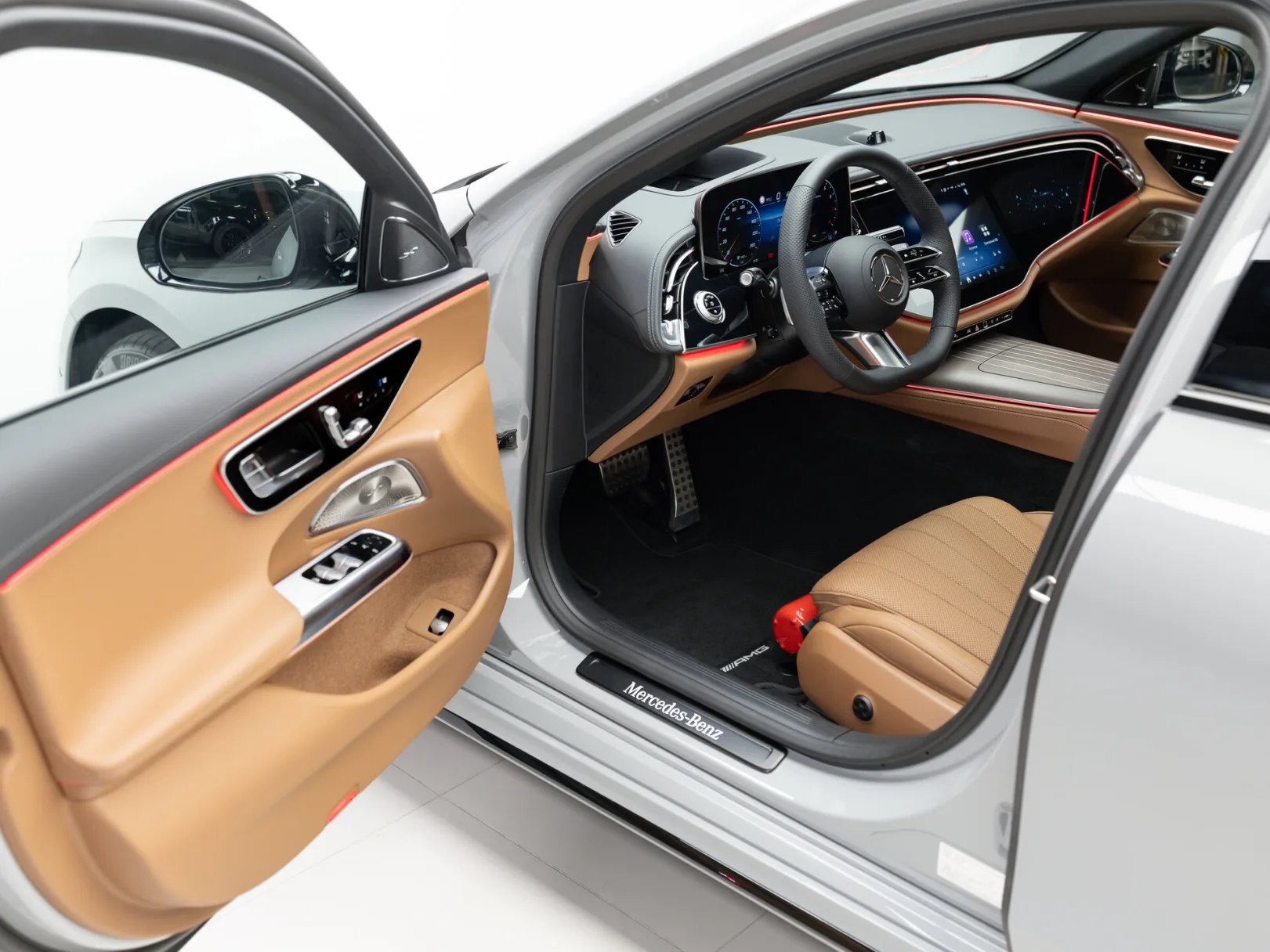 Mercedes-Benz E-Класс E 300 4MATIC AMG Line VI (W214, S214), 2026 — экстерьер, фото 7