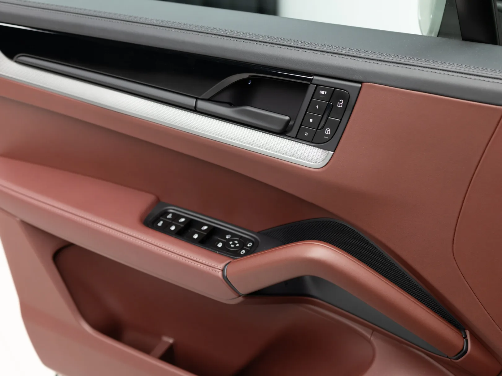 Porsche Cayenne Базовая III Рестайлинг, 2023 — экстерьер, фото 9
