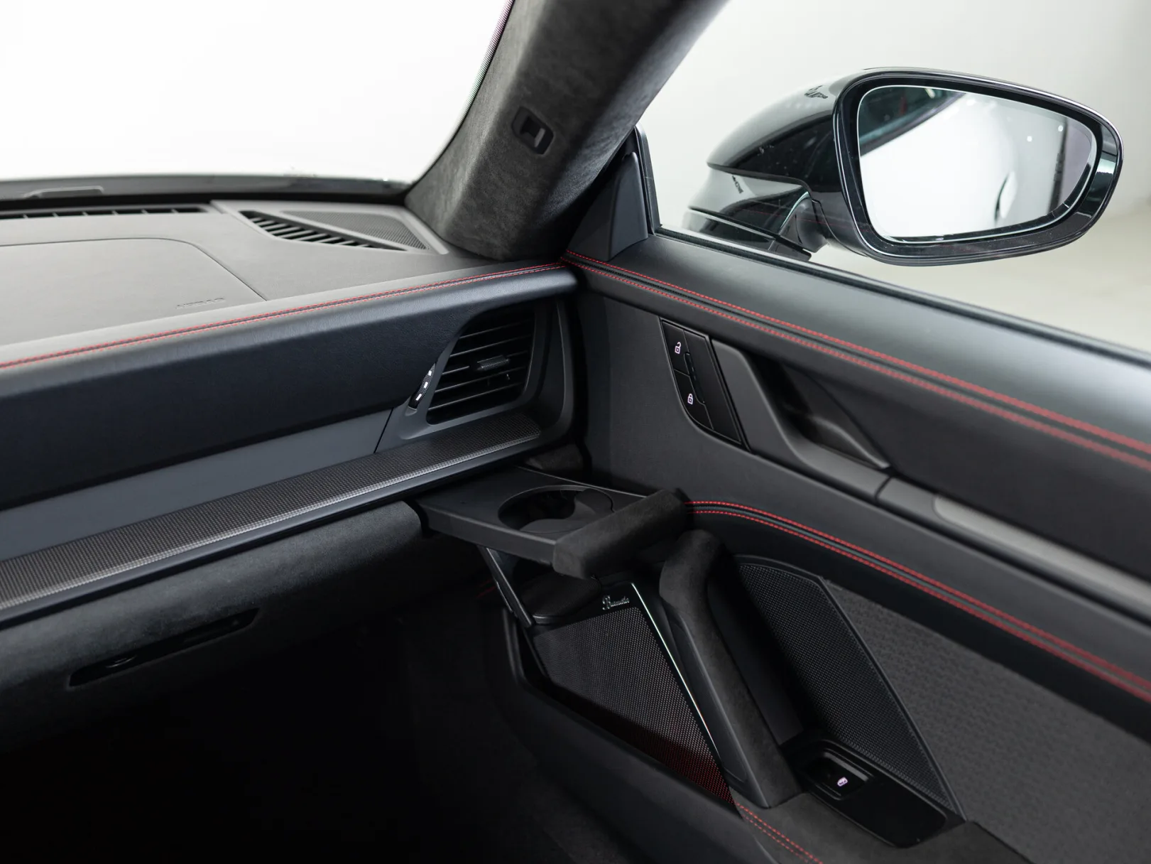 Porsche 911 Carrera 4 GTS VIII (992) Рестайлинг, 2026 — экстерьер, фото 19