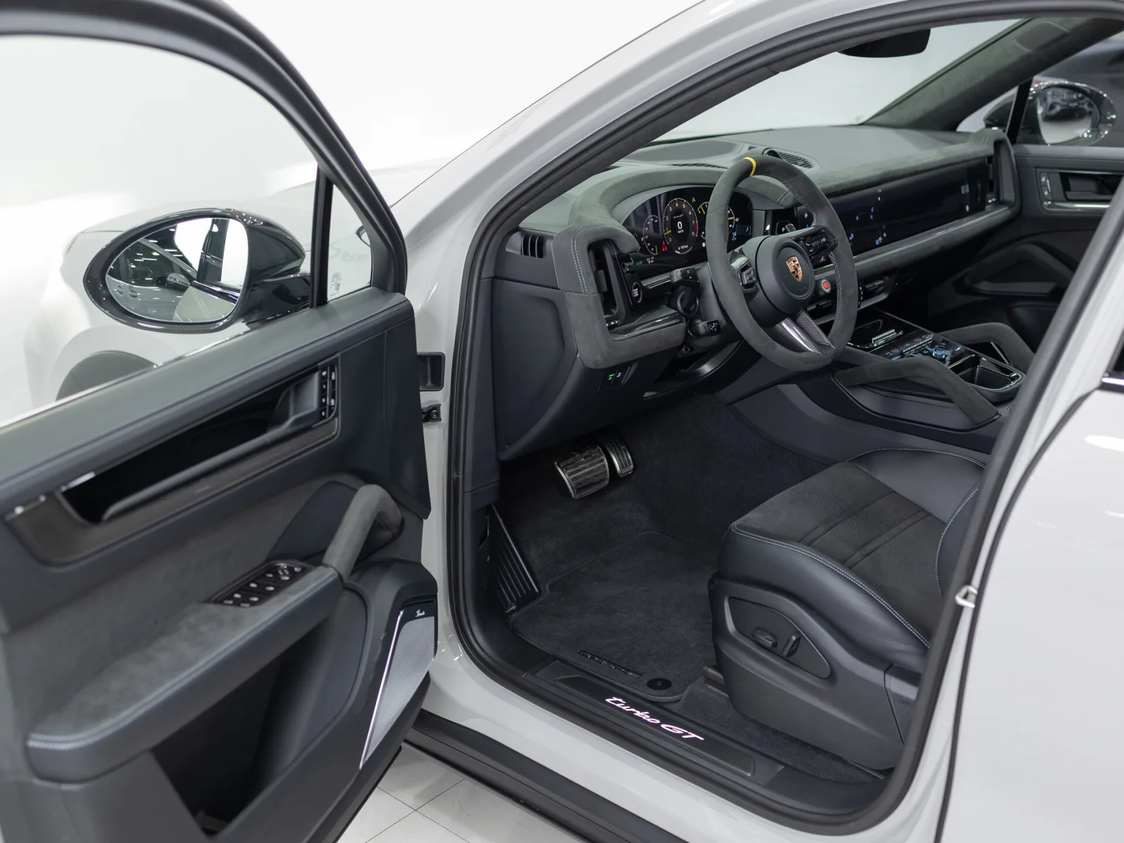 Porsche Cayenne Turbo GT III Рестайлинг, 2025 — экстерьер, фото 7