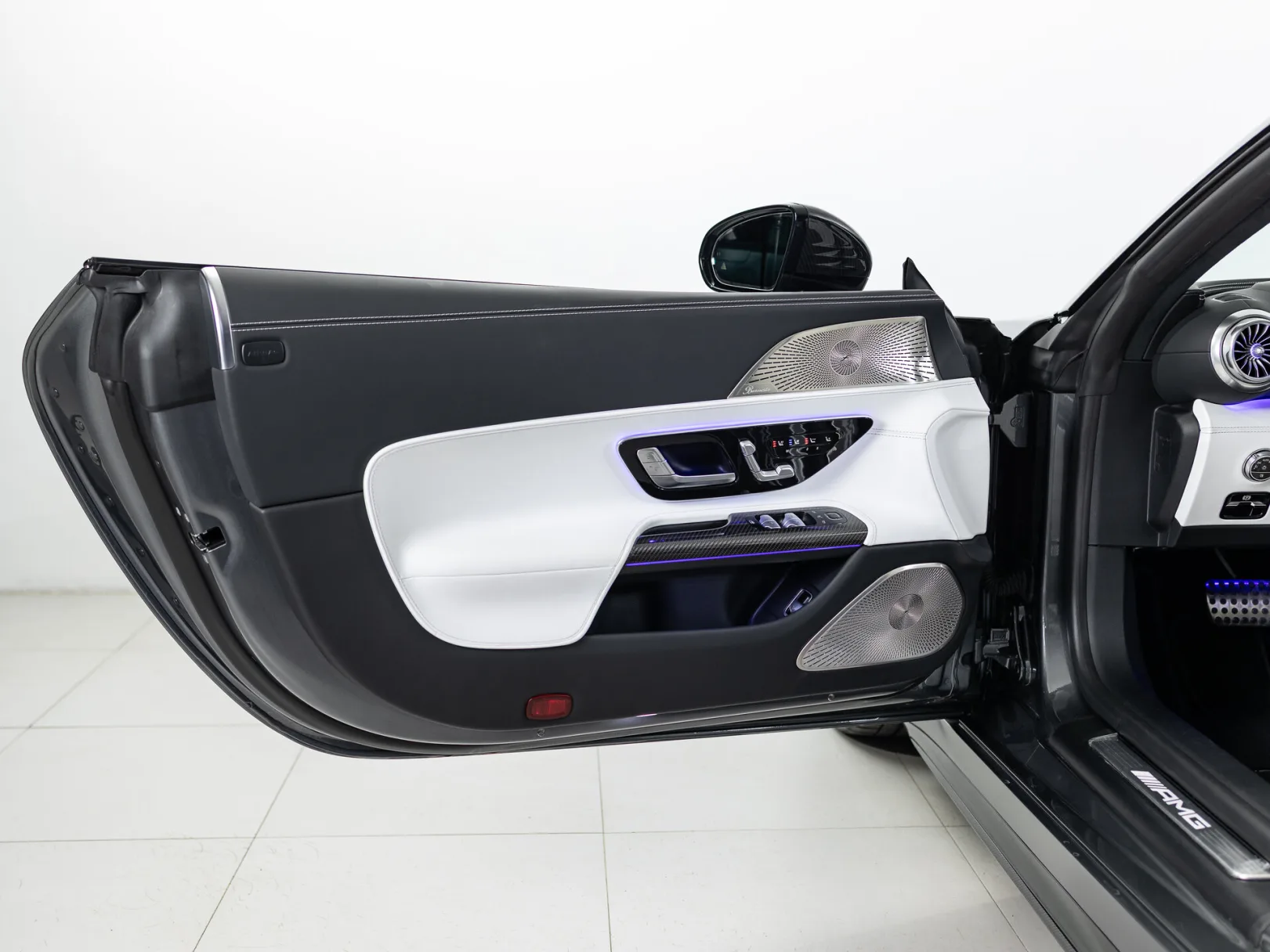 Mercedes-Benz SL-Класс AMG SL 63 4MATIC+ IV (R232), 2023 — экстерьер, фото 13