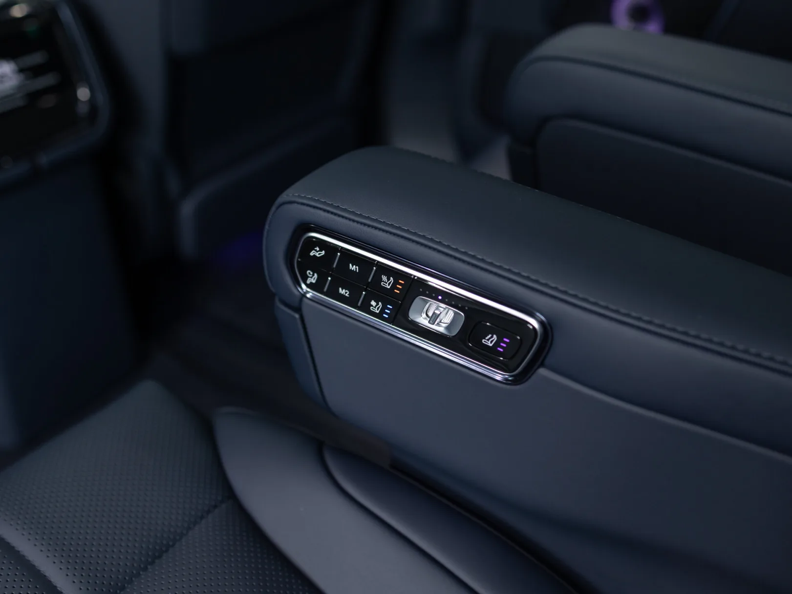 Zeekr 9X Max (6 seats) I, 2026 — экстерьер, фото 24
