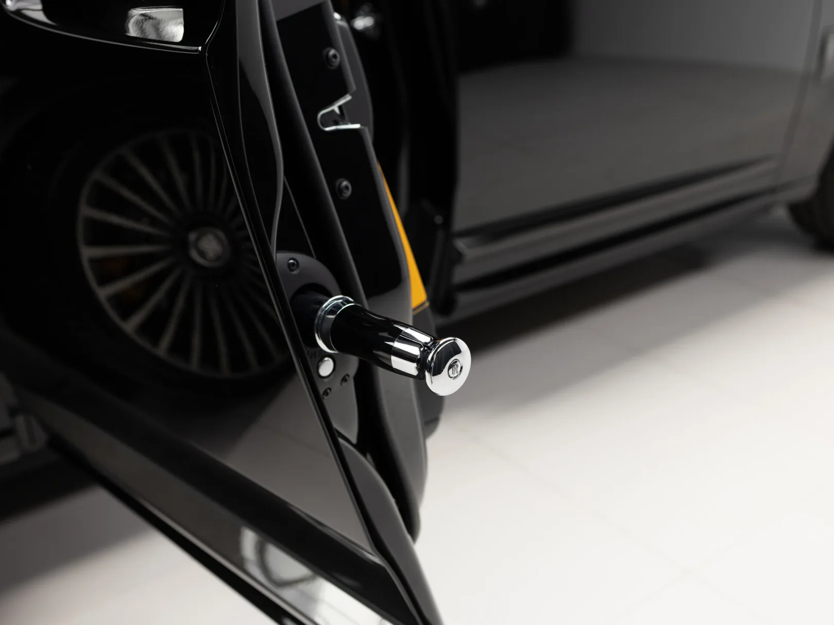 Rolls-Royce Cullinan Individual I (Series I), 2021 — экстерьер, фото 26