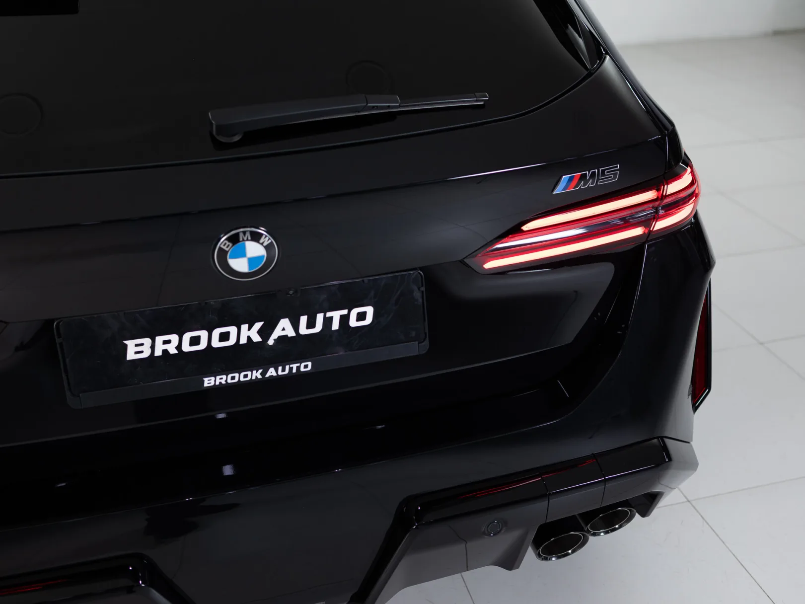 BMW M5 Touring VII (G90), 2025 — экстерьер, фото 34