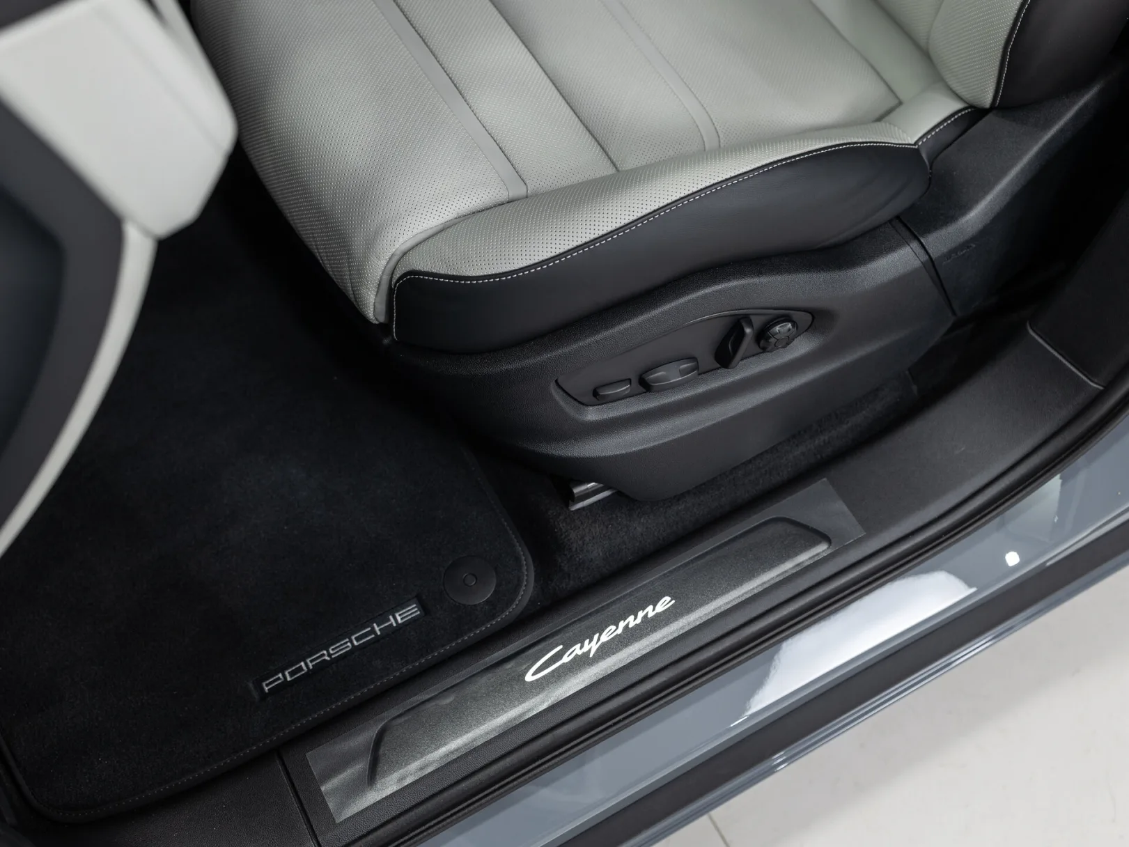 Porsche Cayenne Coupé III Рестайлинг, 2026 — экстерьер, фото 12