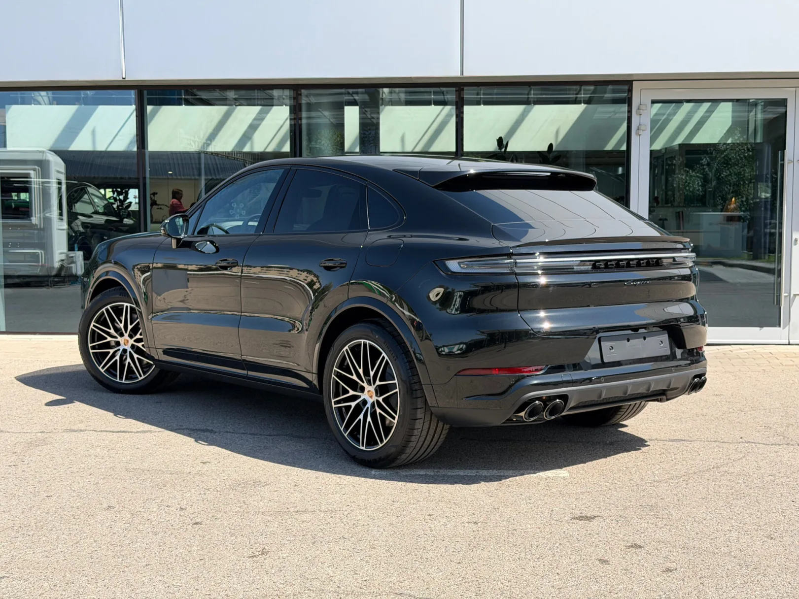 Porsche Cayenne E-Hybrid Coupé III Рестайлинг, 2026 — экстерьер, фото 4