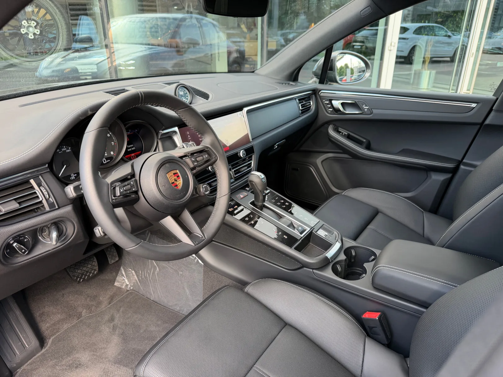 Porsche Macan T I Рестайлинг 2, 2026 — экстерьер, фото 10
