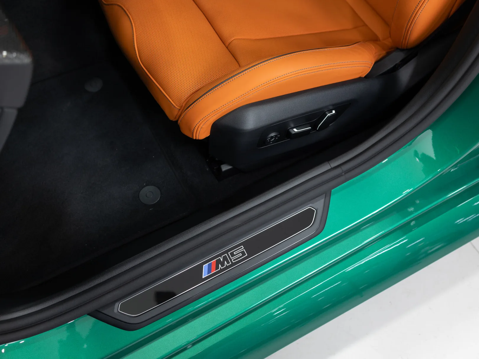 BMW M5 VII (G90), 2025 — экстерьер, фото 12