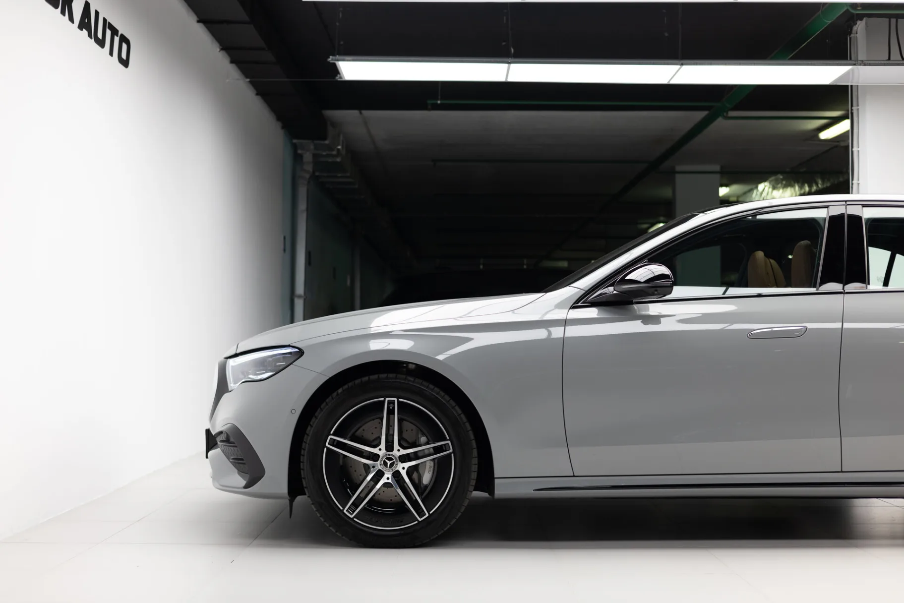 Mercedes-Benz E-Класс E 300 4MATIC AMG Line VI (W214, S214), 2026 — экстерьер, фото 36