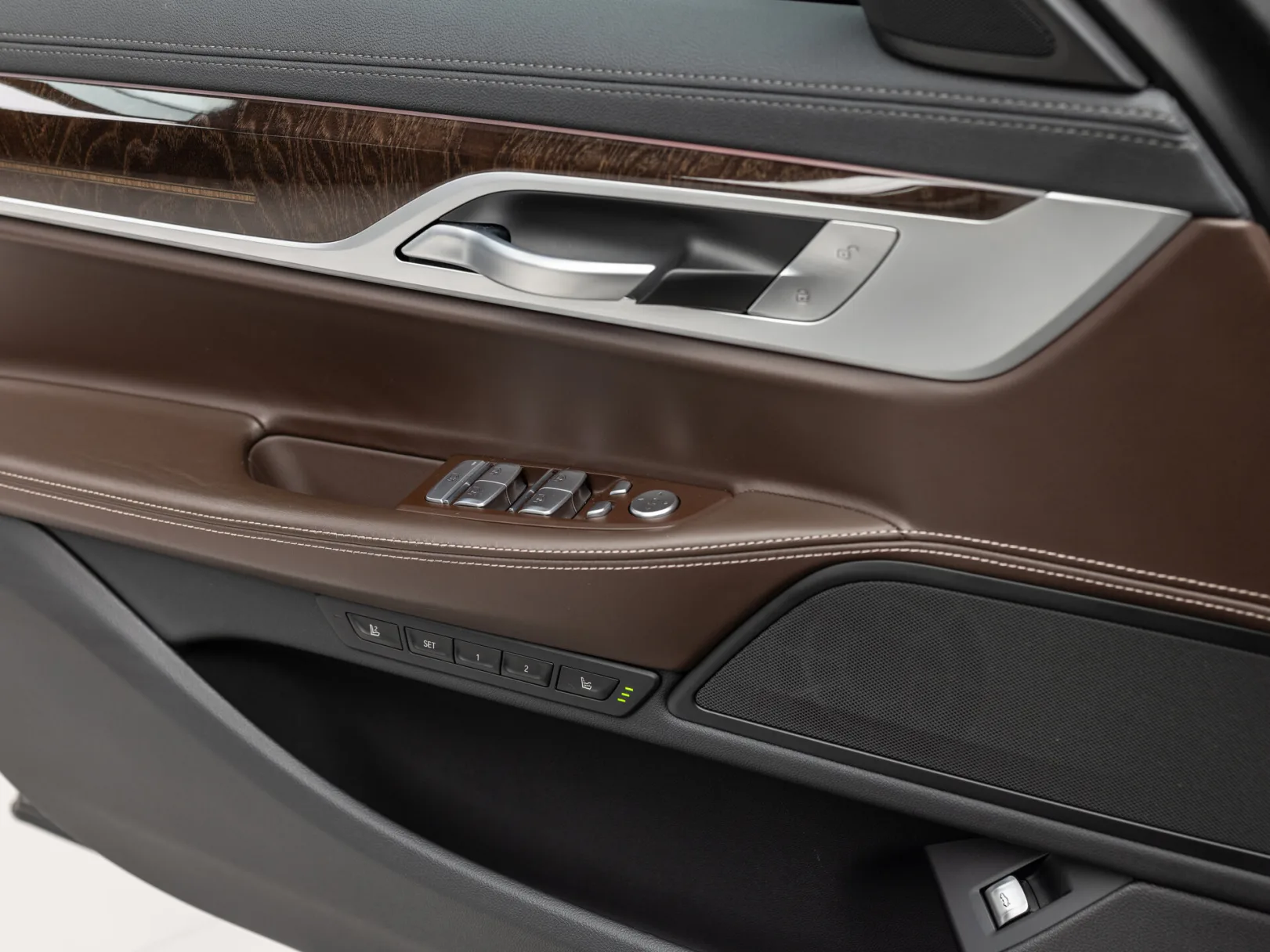 BMW 7 серии VI (G11/G12) Рестайлинг, 2020 — экстерьер, фото 9