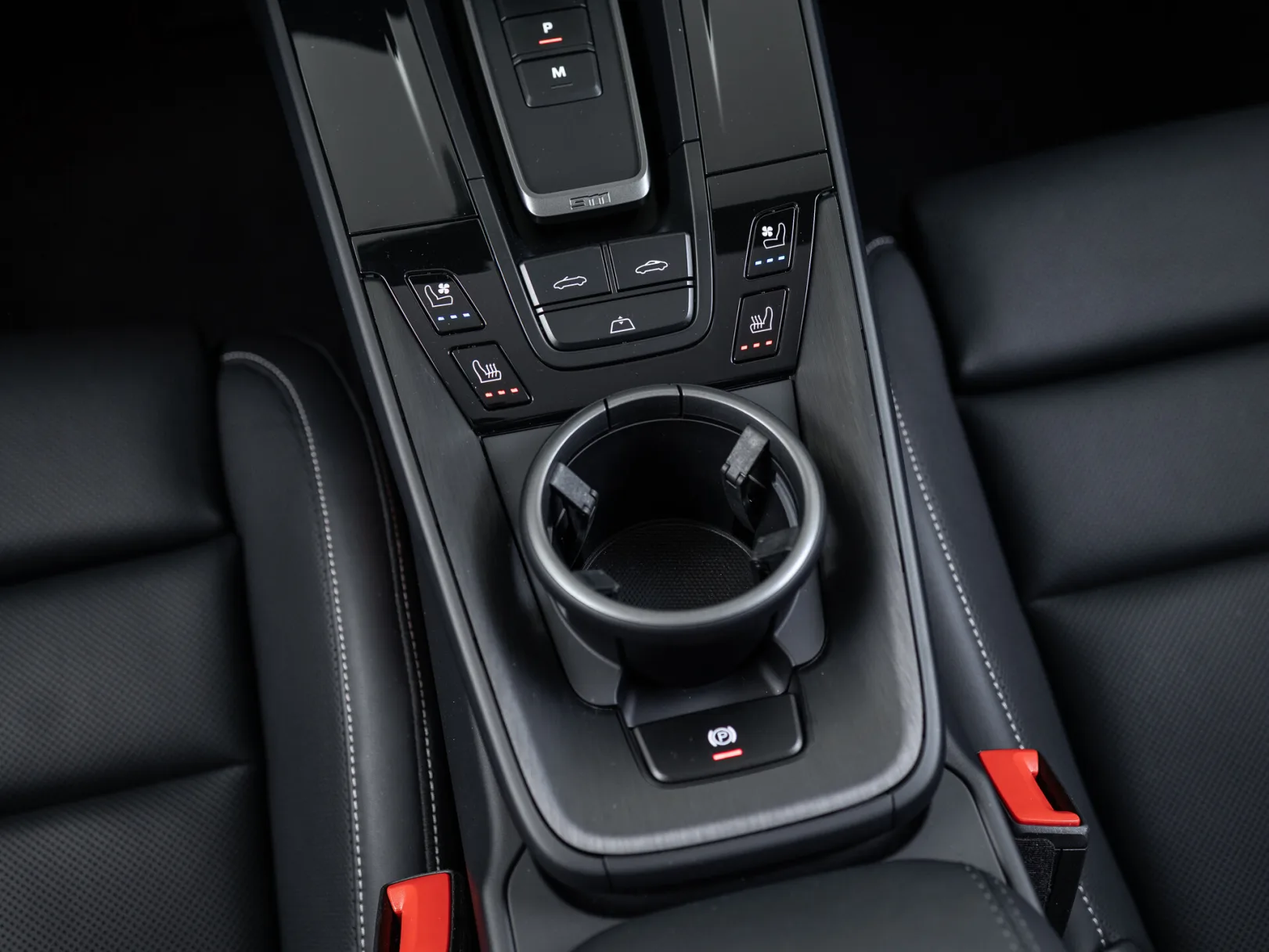Porsche 911 Carrera 4 GTS VIII (992) Рестайлинг, 2025 — экстерьер, фото 24