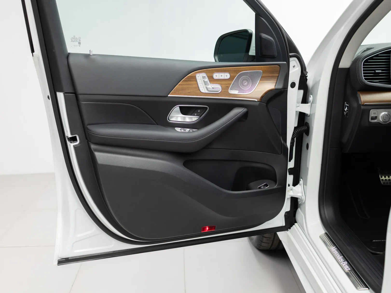 Mercedes-Benz GLS 450 4MATIC II (X167) Рестайлинг, 2025 — экстерьер, фото 7