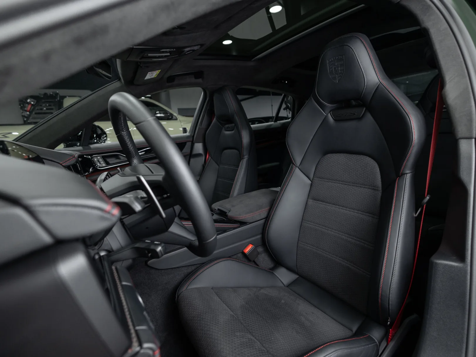 Porsche Panamera GTS III, 2025 — экстерьер, фото 12