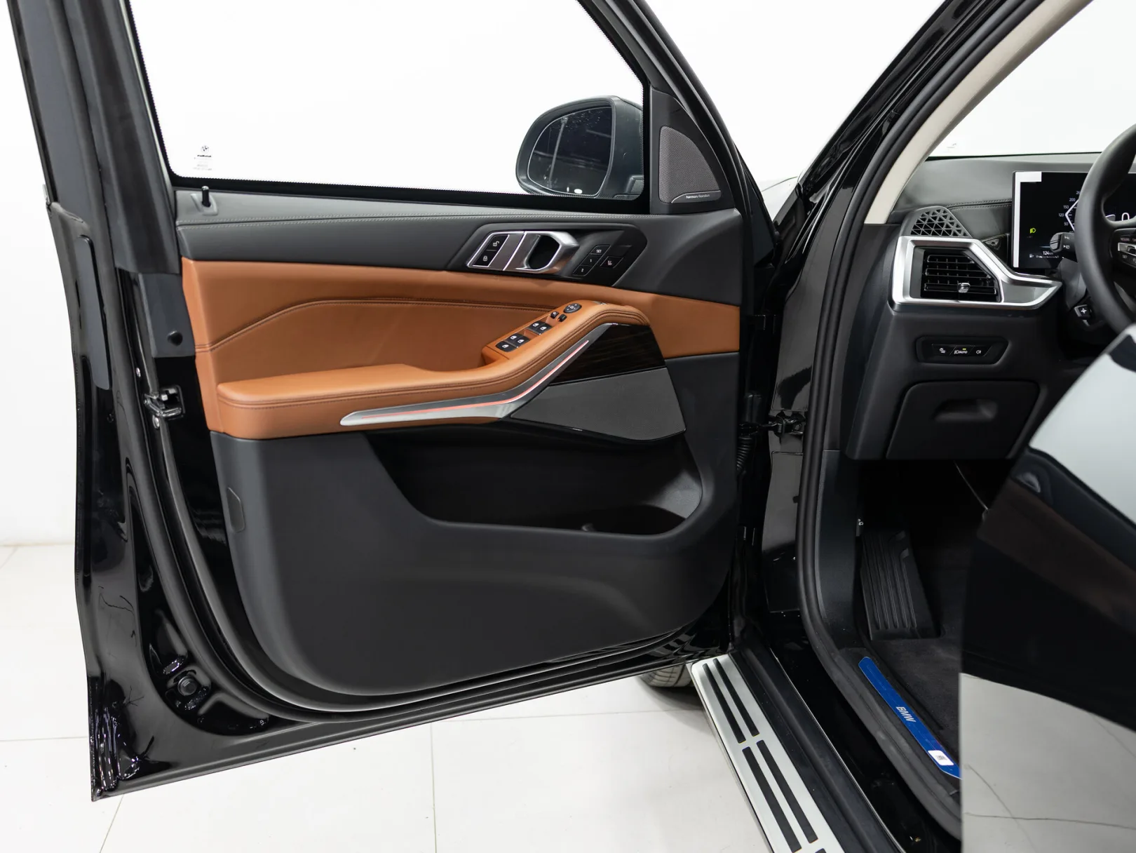 BMW X5 xDrive40i IV (G05/G18) Рестайлинг, 2026 — экстерьер, фото 8
