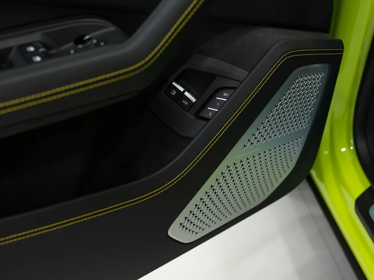 Lamborghini Urus SE I Рестайлинг, 2025 — экстерьер, фото 9