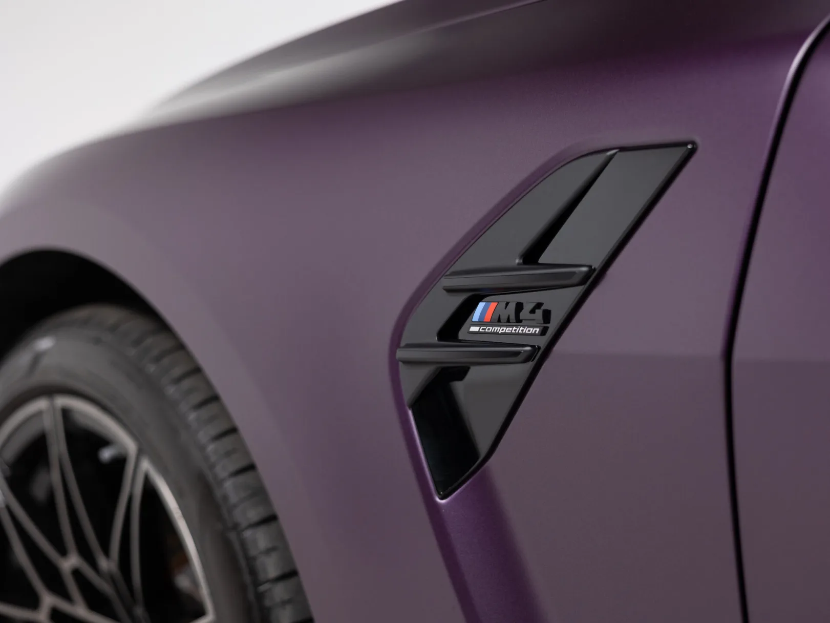 BMW M4 Competition xDrive G82/G83 Рестайлинг, 2025 — экстерьер, фото 38