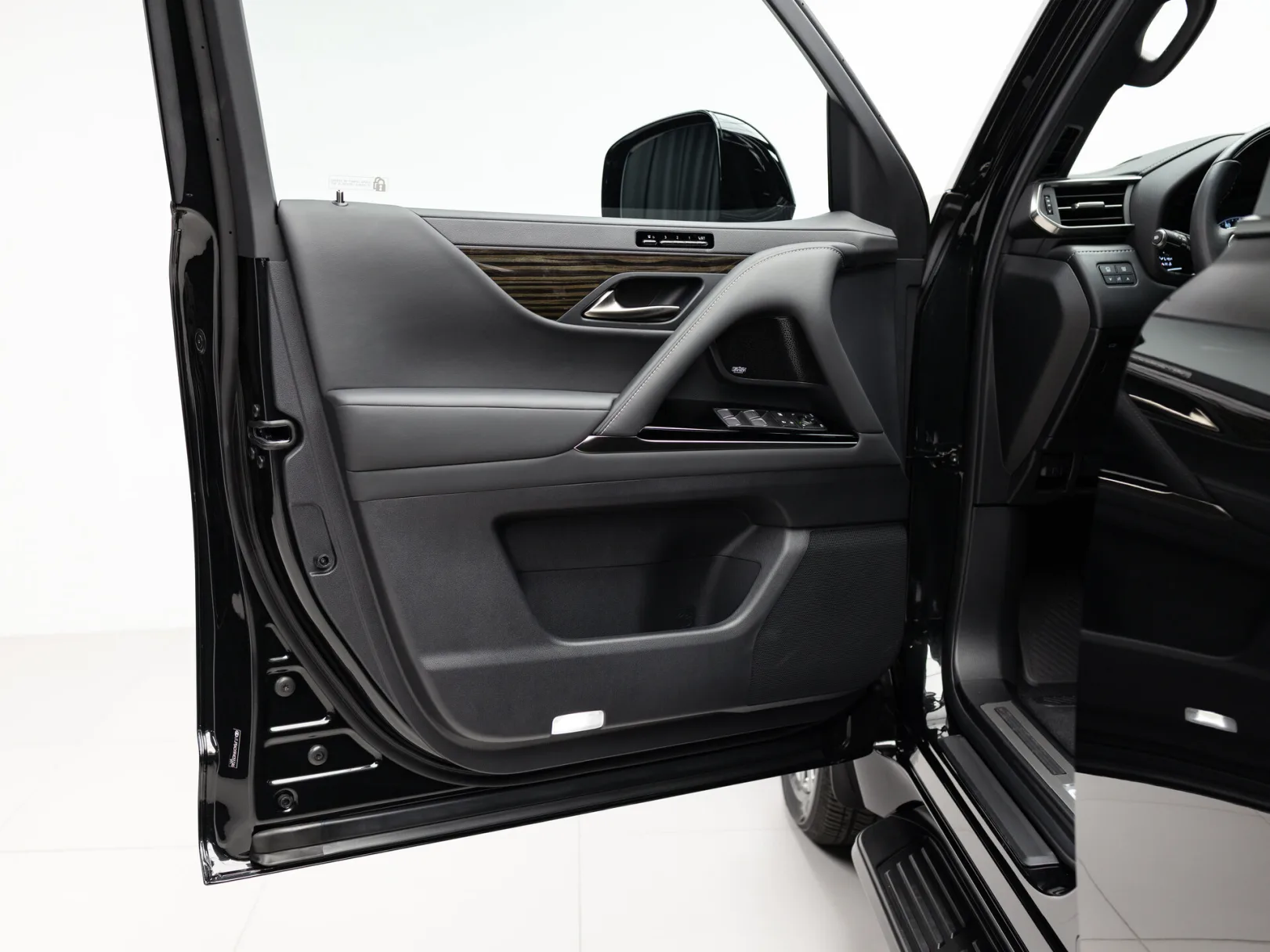 Lexus LX VIP IV, 2024 — экстерьер, фото 8