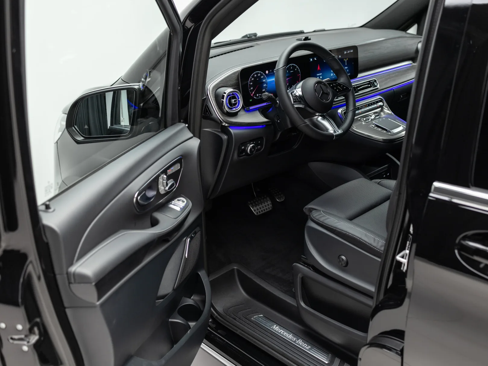 Mercedes-Benz V-Класс Exclusive III (W447) Рестайлинг 2, 2026 — экстерьер, фото 8