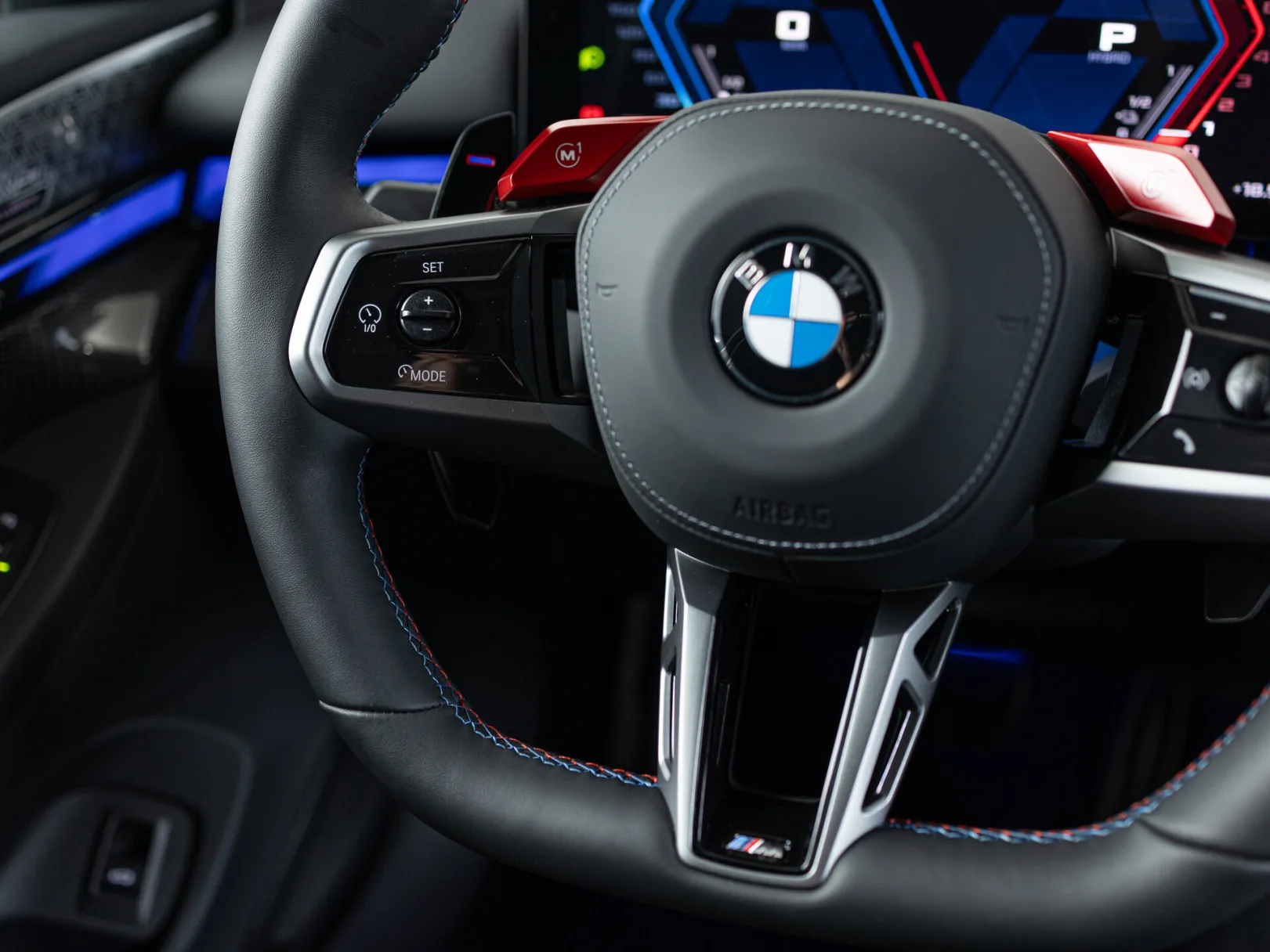 BMW M5 Touring VII (G90), 2025 — экстерьер, фото 16