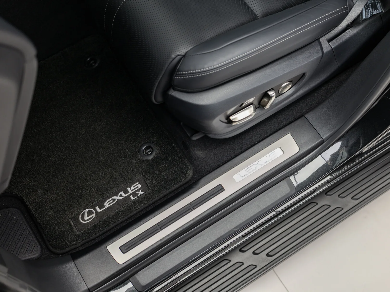 Lexus LX VIP IV, 2024 — экстерьер, фото 12