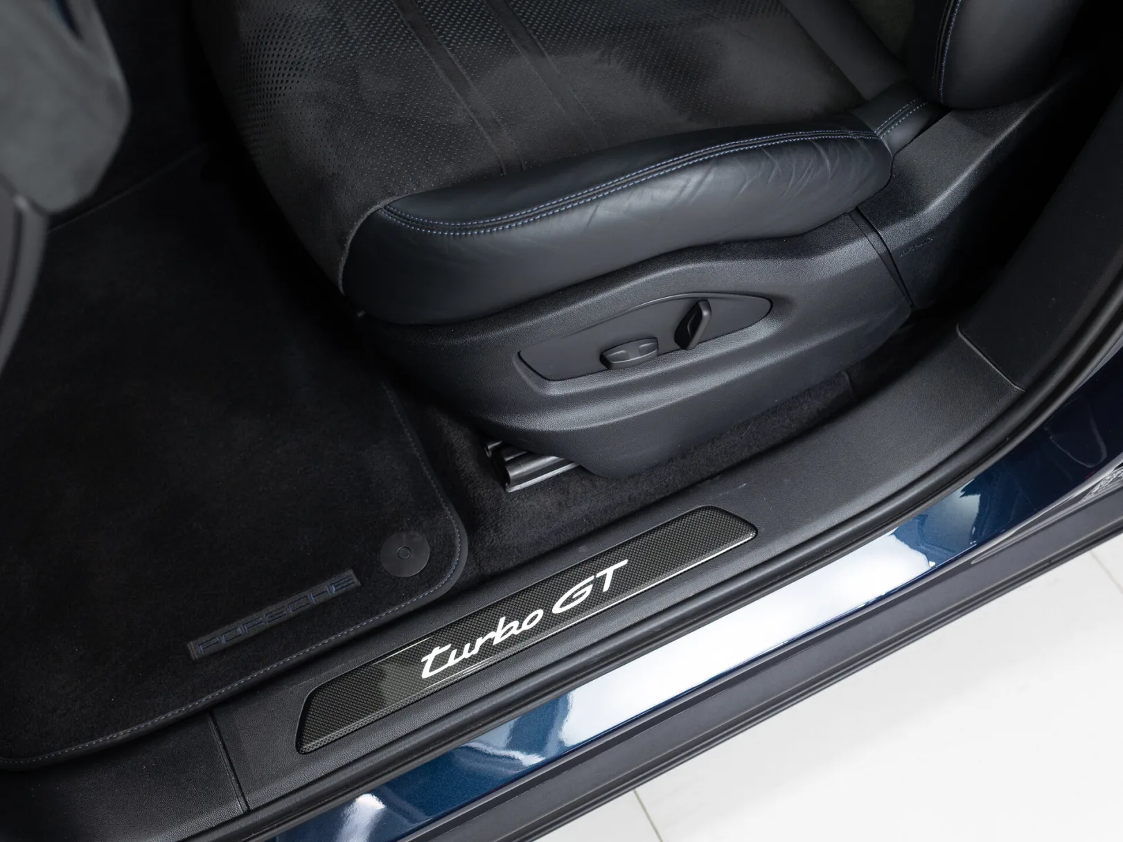 Porsche Cayenne Turbo GT III Рестайлинг, 2025 — экстерьер, фото 11