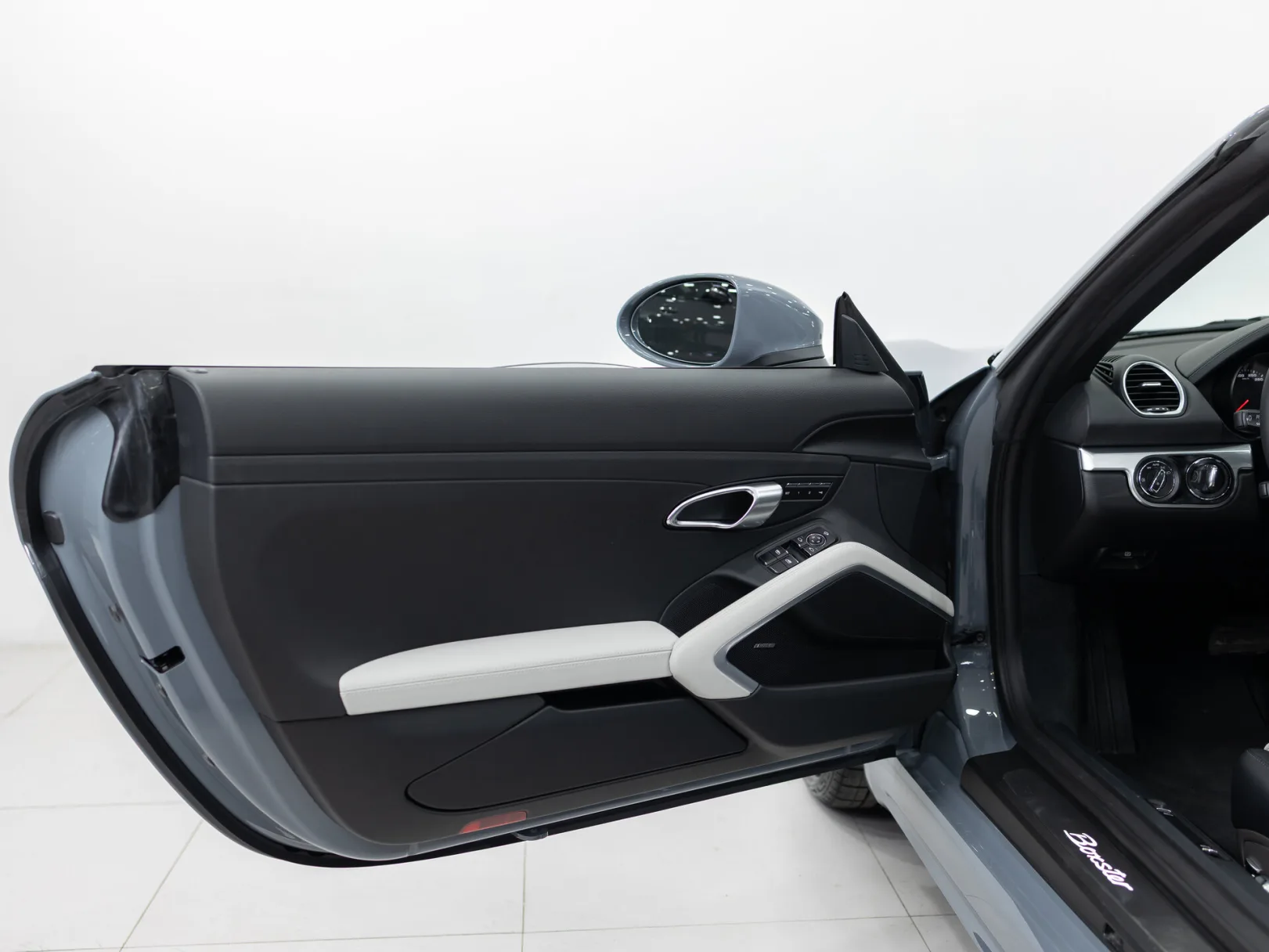 Porsche Boxster 718 Boxster IV 718 (982), 2025 — экстерьер, фото 14