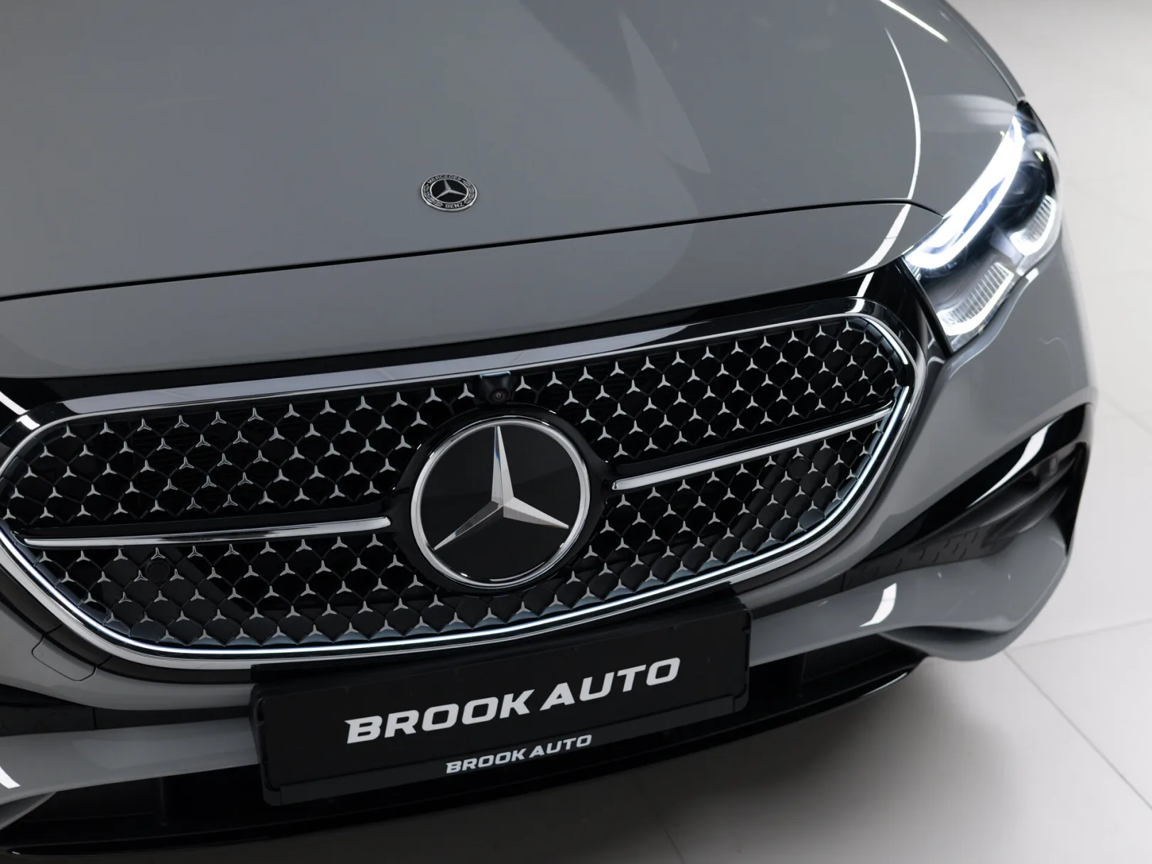Mercedes-Benz E-Класс E 300 4MATIC AMG Line VI (W214, S214), 2026 — экстерьер, фото 31