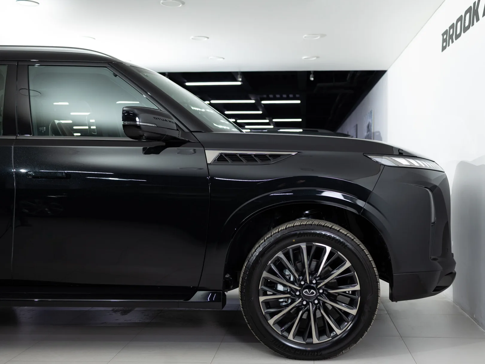 Infiniti QX80 Autograph II, 2026 — экстерьер, фото 40