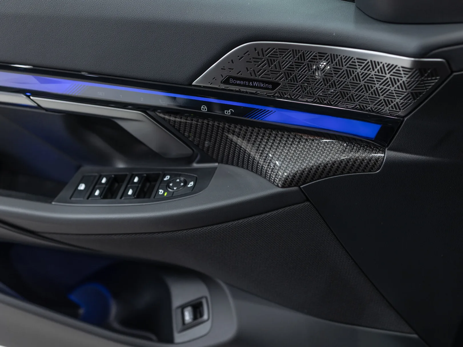 BMW M5 Touring VII (G90), 2025 — экстерьер, фото 9