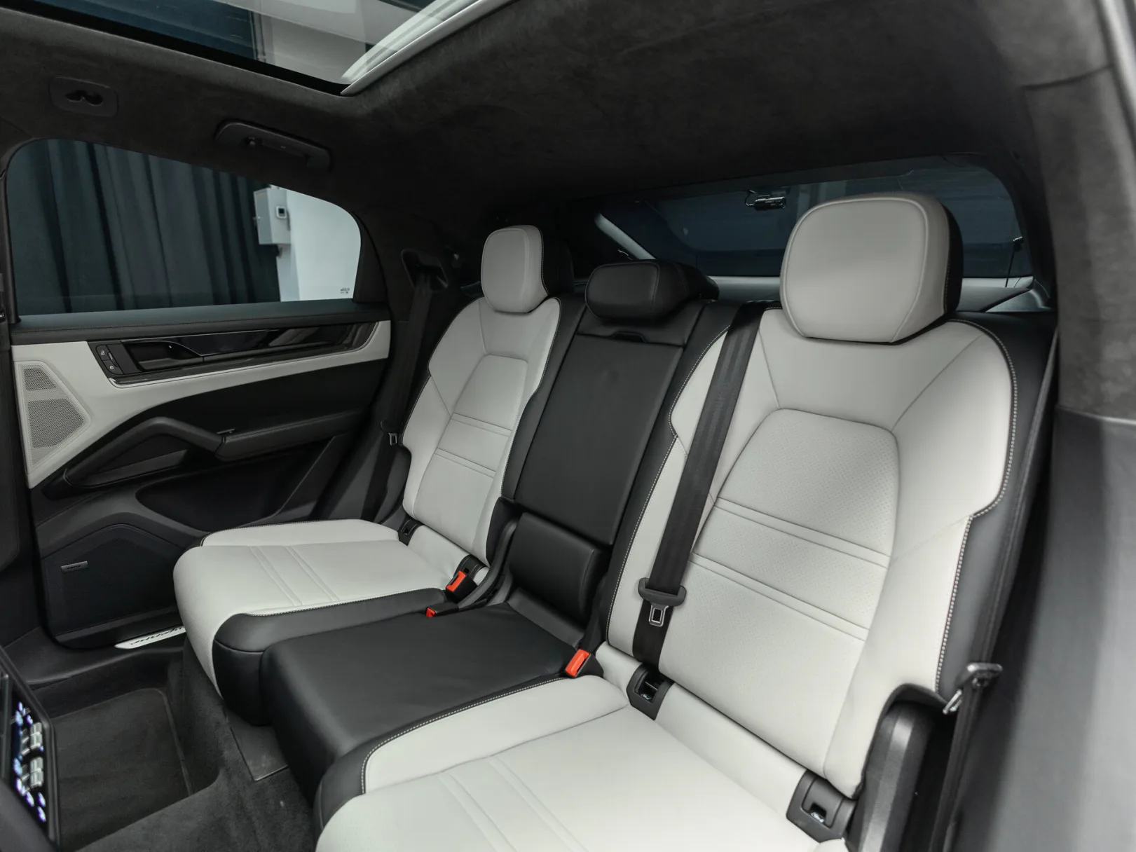 Porsche Cayenne Coupé III Рестайлинг, 2023 — экстерьер, фото 30
