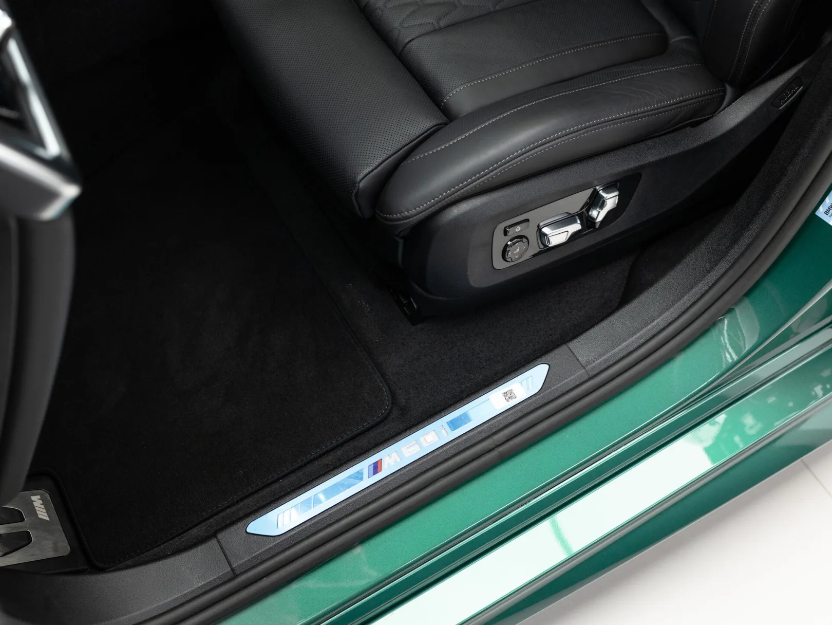 BMW X6 M60i III (G06) Рестайлинг, 2025 — экстерьер, фото 12