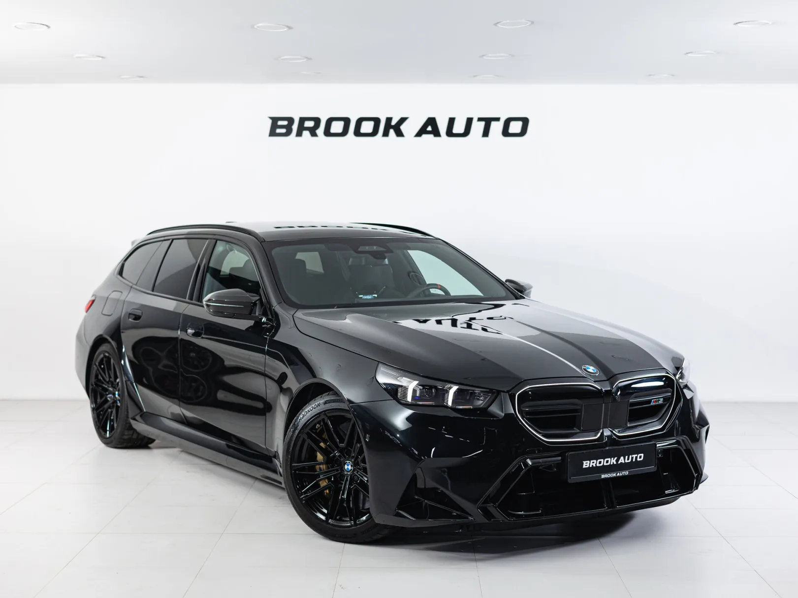 BMW M5 Touring VII (G90), 2025 — экстерьер, фото 3