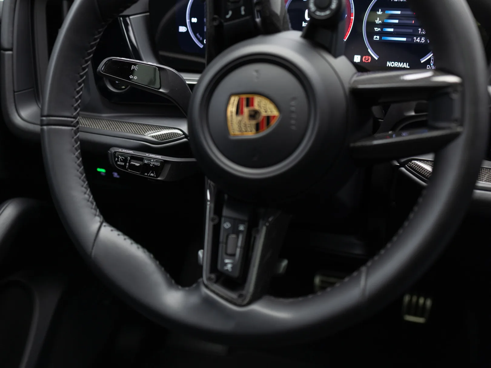 Porsche Cayenne GTS Coupé III Рестайлинг, 2025 — экстерьер, фото 15